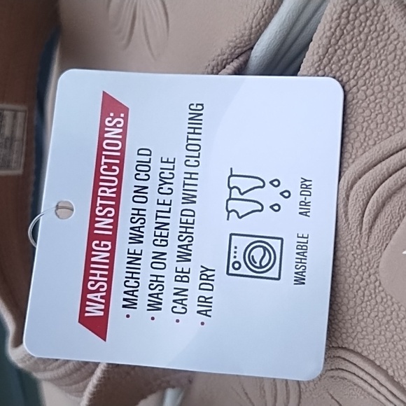 Skechers Women's Tan Flip Flops - Picture 6 of 8